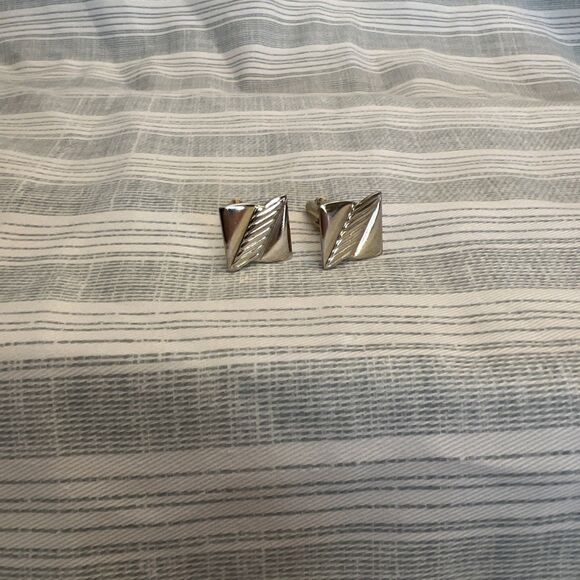 Vintage Cufflinks Cuff Links Gold Tone Design L#11 - Picture 1 of 4